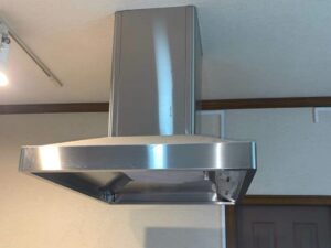 愛知キッチン取付け隊　センターレンジフードの取替　施工前